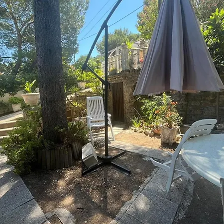 Charming House With Garden In *