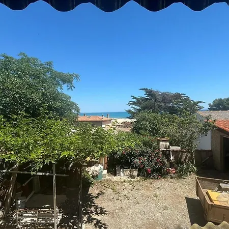 Charming House With Garden In * Leucate